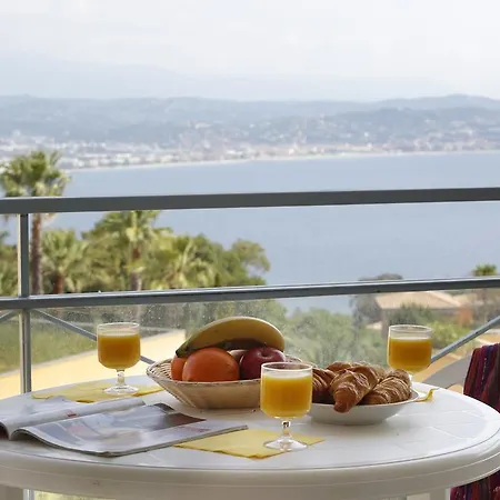 Lejlighedshotel Adonis Horizon Bleu 2*